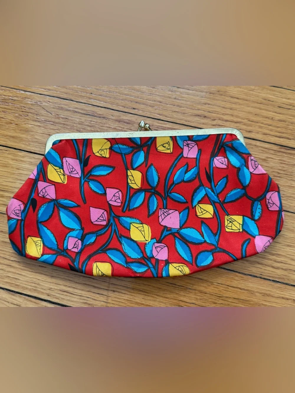 Vintage Red Floral Print Frame Clutch Wallet - Women's Accessory